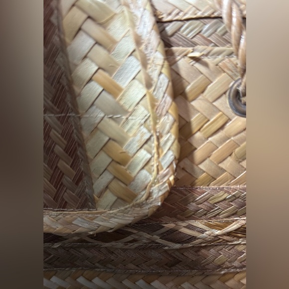 Stylish Tan and Brown Woven Bag - Picture 5 of 8